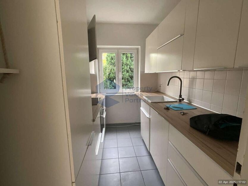 Frisch sanierte helle Wohnung mit Einbauküche