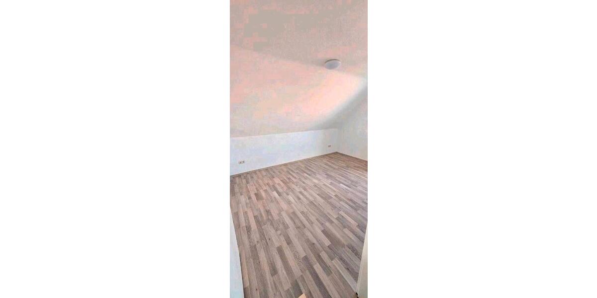 Dachgeschoßwohnung Gifhorn - 3 Zimmer, 74 m&sup2;, 810&euro; | Angebot:26072647