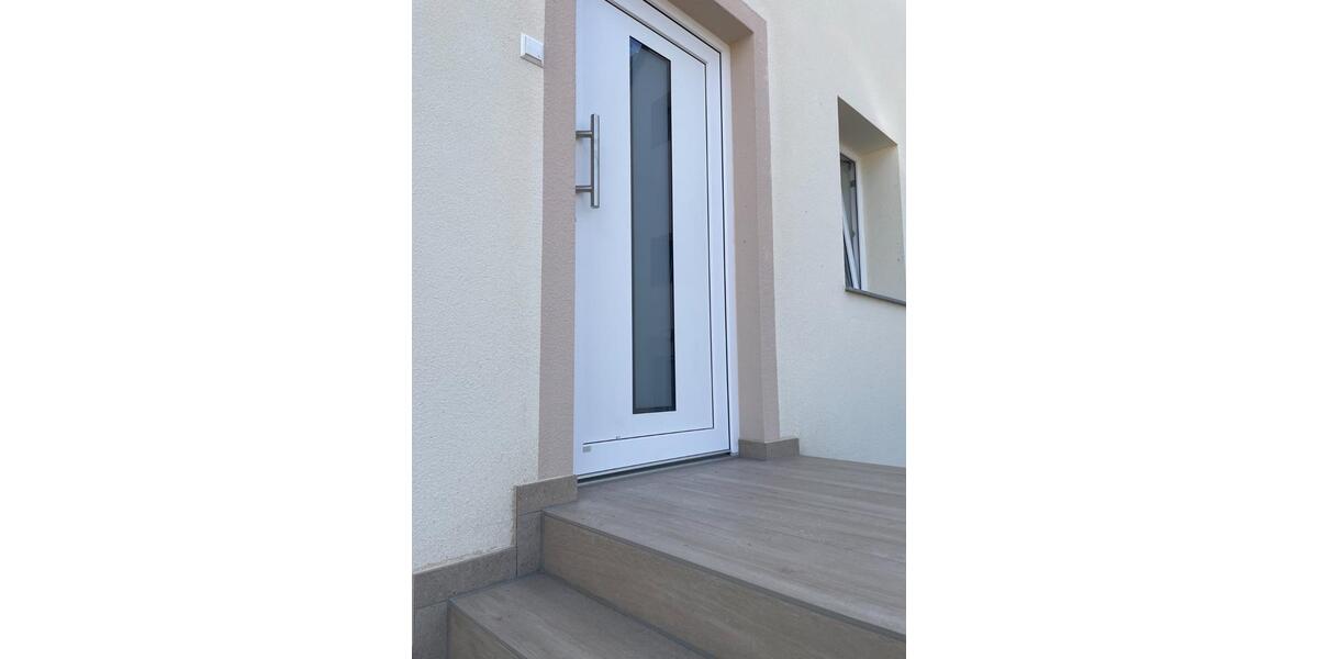 2 Zimmer 93 qm Wohnung, inkl. Küche, Bad, eigener Eingang 2 zimmer