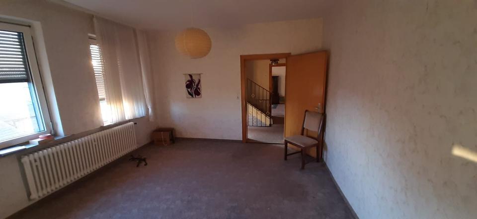 Ohne Provision, freistehendes Ein- bis Zweifamilienhaus 8 zimmer