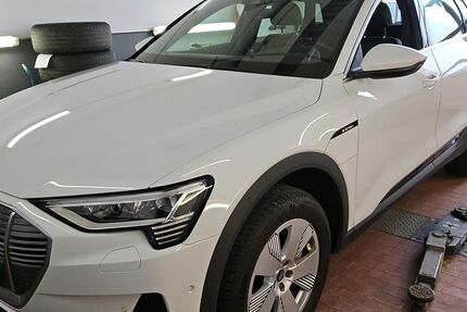 Audi e-tron 52.080 km 26.990 &euro; Braunschweig 38122