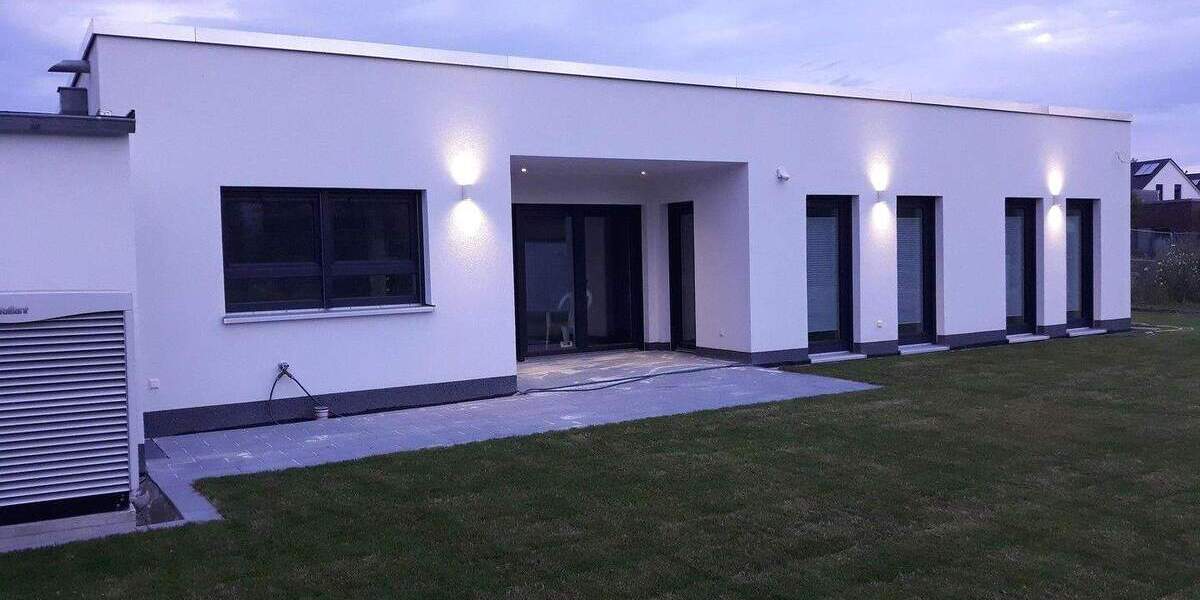 Neubau Erstbezug Barrierefreier Bungalow Haus mit eigenem Garten 3 zimmer