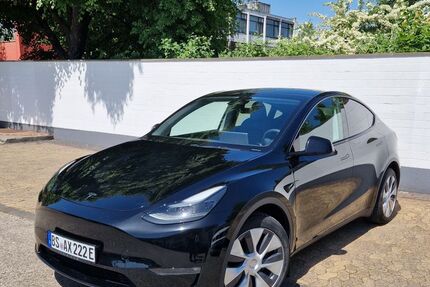 Tesla Model Y 31.990 km 36.300 &euro; Braunschweig 38122