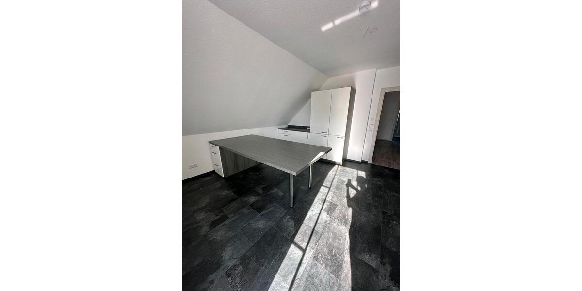 Dachgeschoßwohnung Jembke - 4 Zimmer, 100 m&sup2;, 1.200&euro; | Angebot:26419489