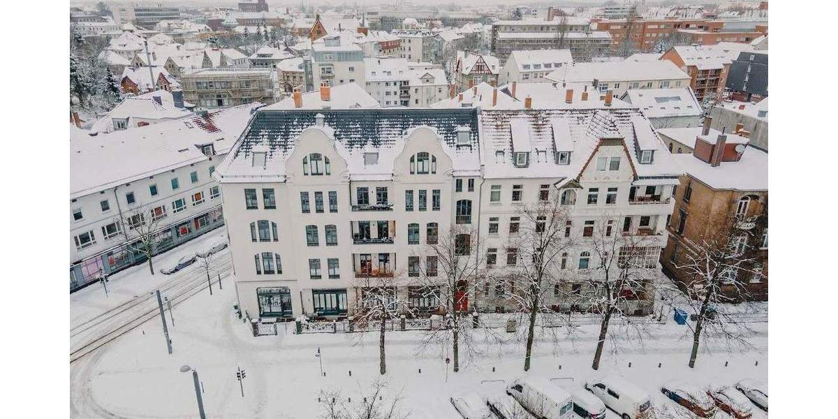 LUXURIÖS SANIERTE ALTBAUETAGE MIT BALKON IM INNEREN ÖSTLICHEN RING 5 zimmer