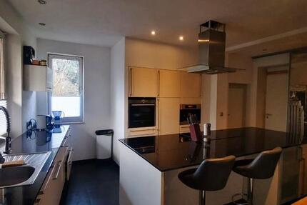 3-Familienhaus mit großem Grundstück und Entwicklungspotenzial 9 zimmer