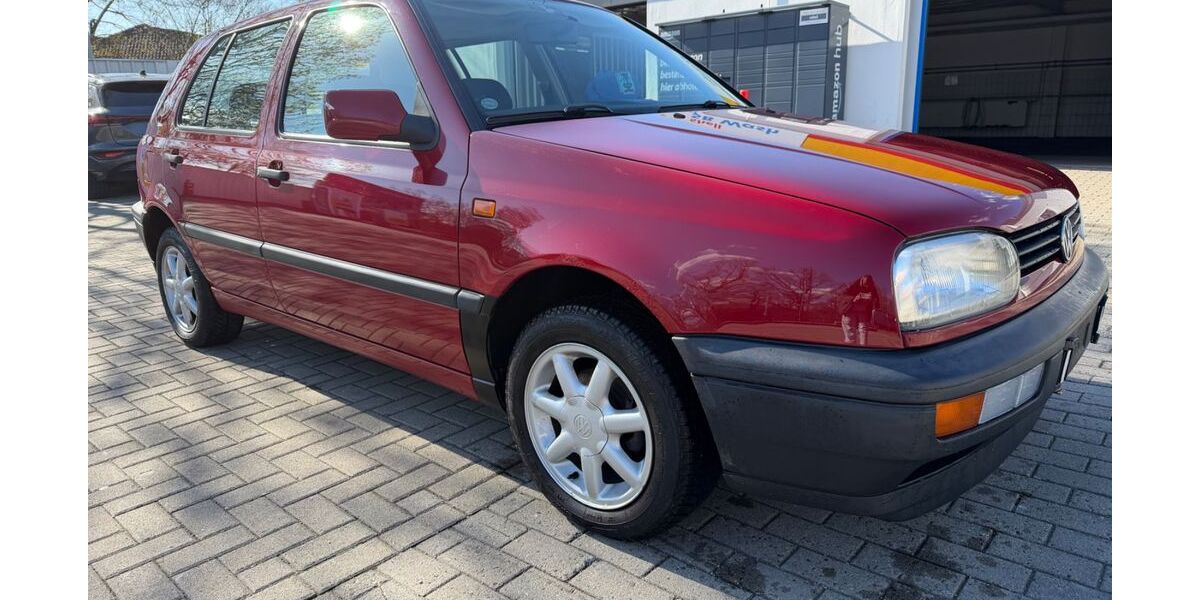 VW Golf 85.000 km 2.300 &euro; Wolfsburg 38444