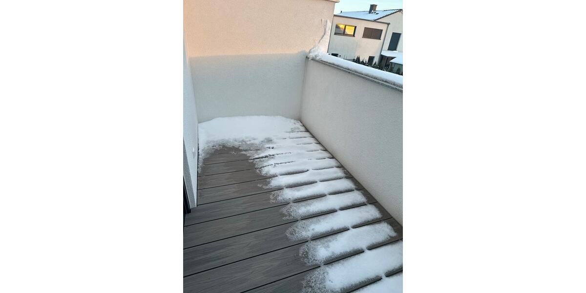 Etagenwohnung Rühen - 3 Zimmer, 100 m&sup2;, 1.000&euro; | Angebot:25352633