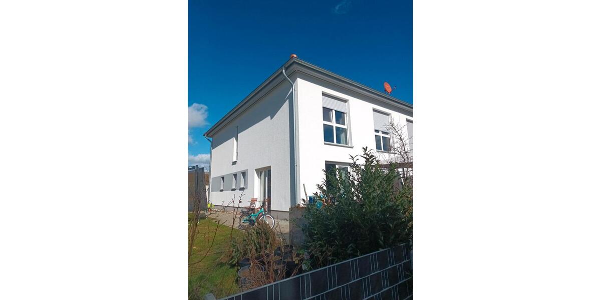 Doppelhaushälfte Wolfsburg Almke - 4 Zimmer, 140 m&sup2;, 1.300&euro; | Angebot:25379044