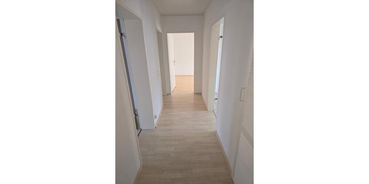 Ab sofort o.später:Stadtrand BS-Südwest, EG,Balkon,Gart.,Küche 3 zimmer