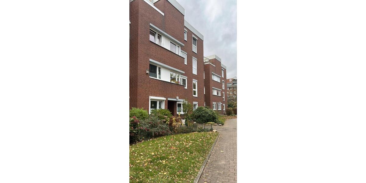 Helle 3 Zimmer Wohnung mit Einbauküche & Balkon und 2 Parkplätze 3 zimmer