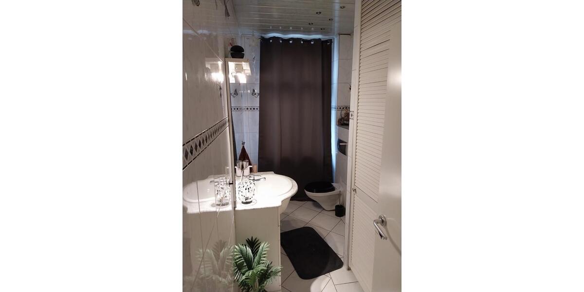 Etagenwohnung Braunschweig Östliches Ringgebiet - 4 Zimmer, 150 m&sup2;, 1.100&euro; | Angebot:26533699