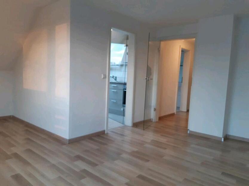 Wohnung - schön - hell - direkt einziehen