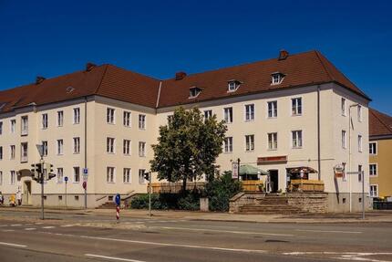 Gemütliche Dachgeschosswohnung mit Küchenzeile DG links 1 zimmer