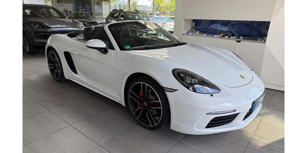 Porsche Boxster 96.900 km 52.990 € Braunschweig 38116