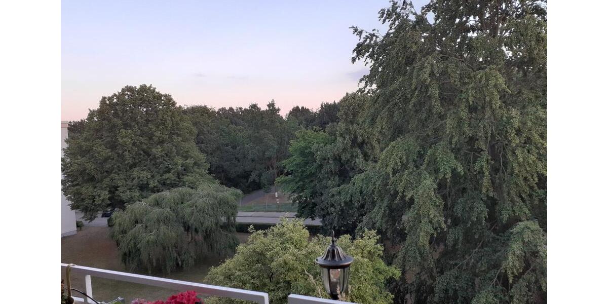 Helle, renovierte 3-Zi-Wohnung in ruhiger Lage, 2 Loggien 3 zimmer