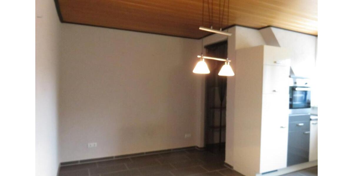 Dachgeschoßwohnung Wolfsburg - 2 Zimmer, 60 m&sup2;, 550&euro; | Angebot:26237596