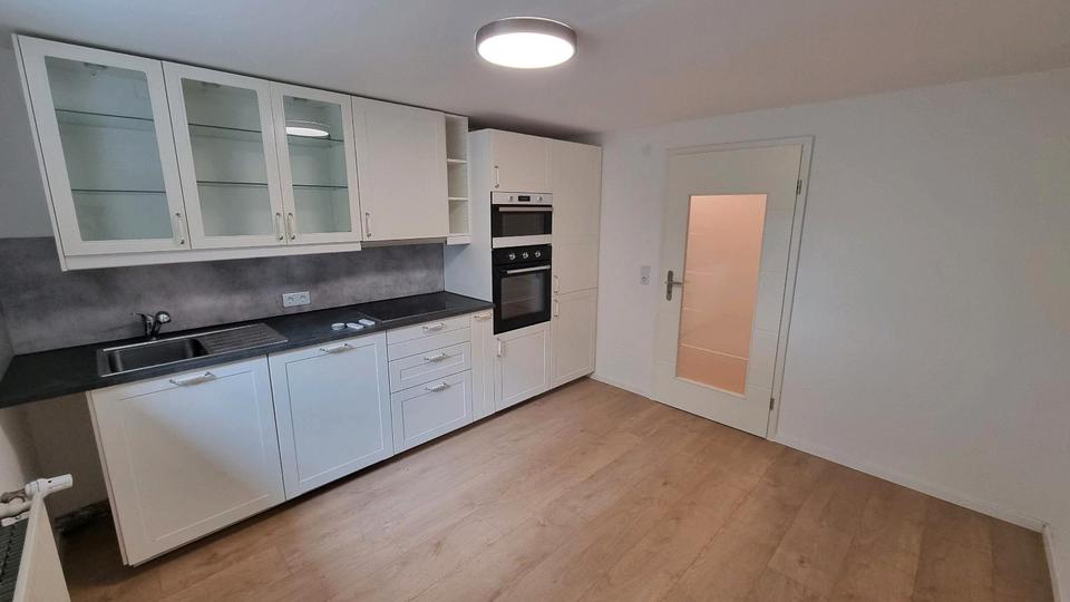 Wesendorf Kernort geräumige sanierte 3 Zimmerwohnung mit EBK 3 zimmer