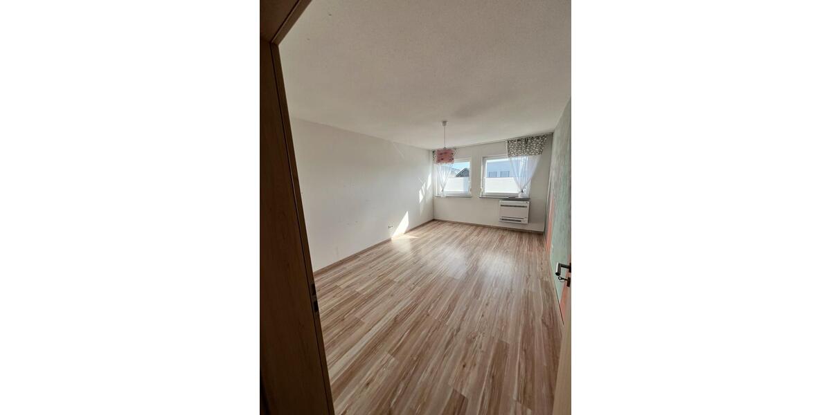 Doppelhaushälfte Gifhorn - 6 Zimmer, 148 m&sup2;, 1.600&euro; | Angebot:26329956