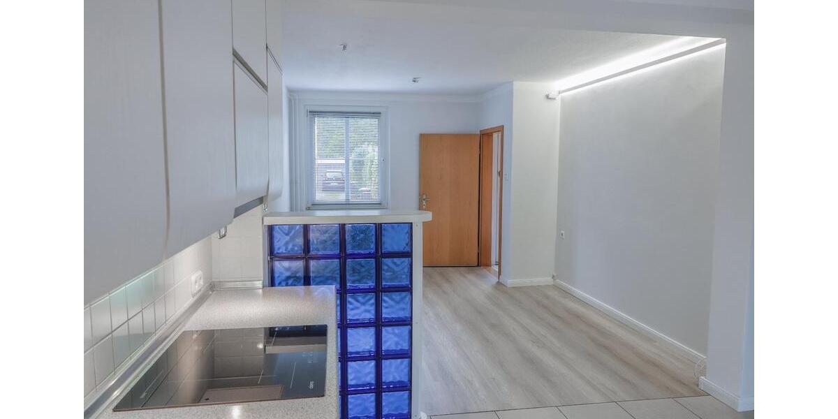 S C H I L L E R T E I C H: REIHENMITTELHAUS FÜR KLEINE FAMILIEN 5 zimmer