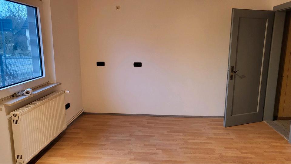 Einfamilienhaus Hillerse - 8 Zimmer, 220 m&sup2;, 1.500&euro; | Angebot:26269276