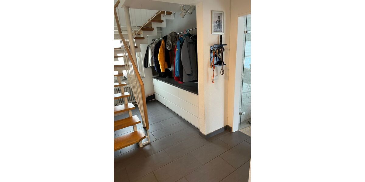 Großzügige 5-Zimmer-Wohnung mit Hausgefühl & Terrasse – perfekt für Paare - Maisonettenwohnung Schwülper | Angebot:26633519