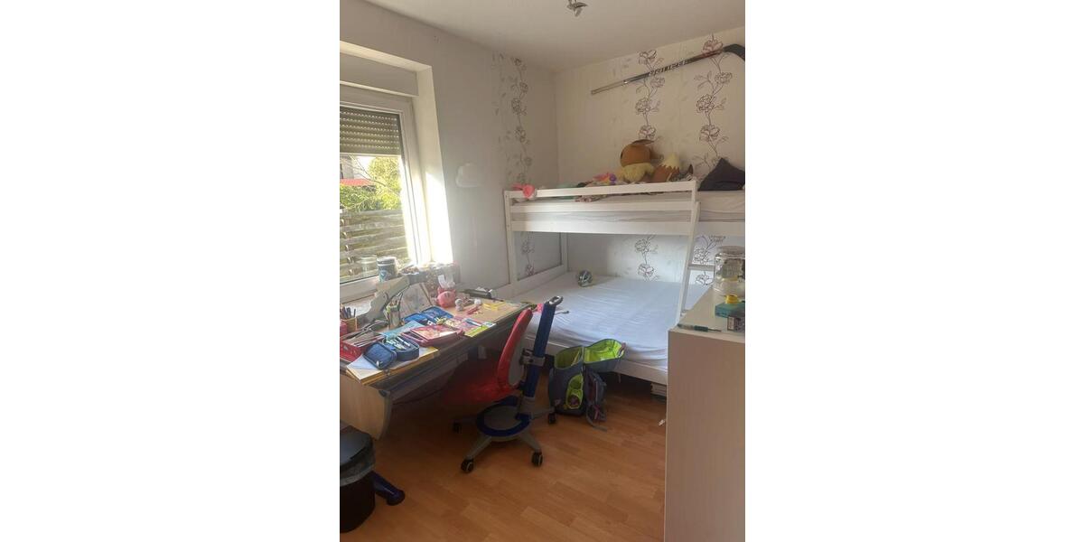 Erdgeschoßwohnung Wolfsburg Ehmen - 7 Zimmer, 200 m&sup2;, 1.250&euro; | Angebot:26154415