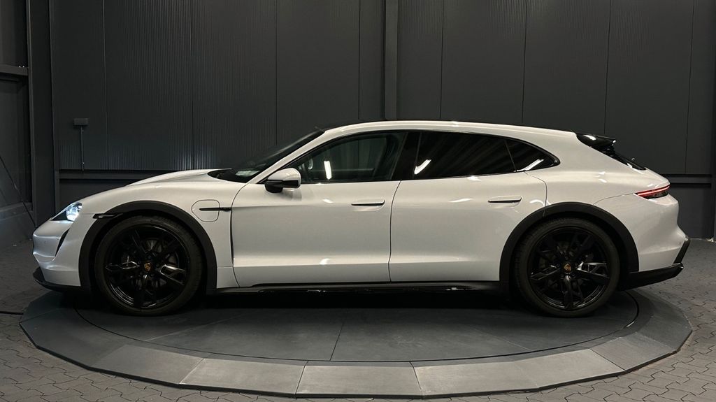 Porsche Taycan 83.000 km 61.970 &euro; Helmstedt 38350