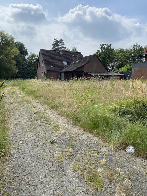 Ehemaliger Resthof mit 2.272 m² Bauland und 2.255 m² Wald