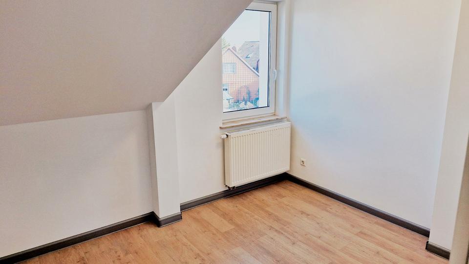 Dachgeschoßwohnung Wolfsburg Almke - 3 Zimmer, 61 m&sup2;, 499&euro; | Angebot:26063321