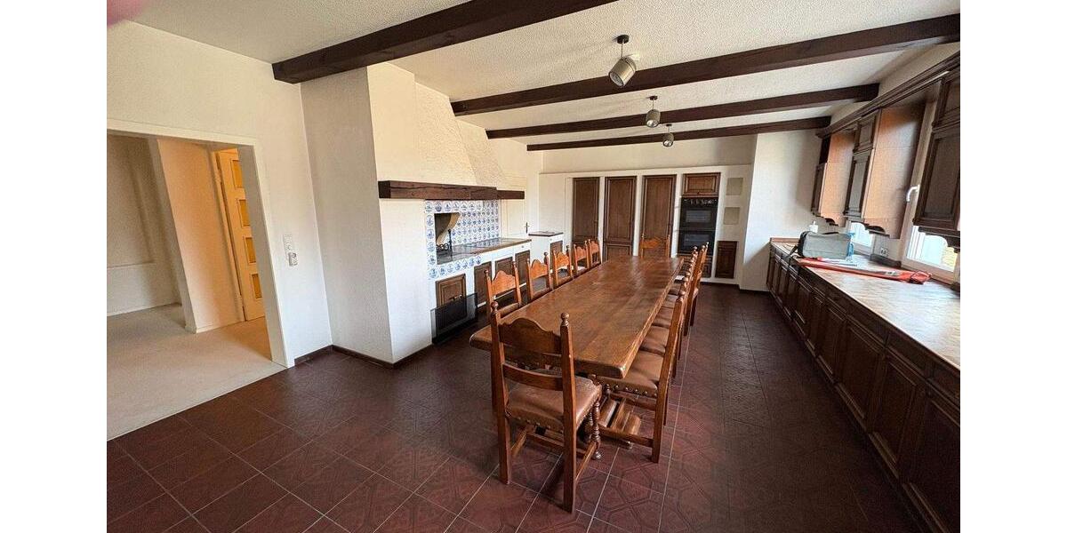 Etagenwohnung Helmstedt - 5 Zimmer, 130 m&sup2;, 950&euro; | Angebot:26491369