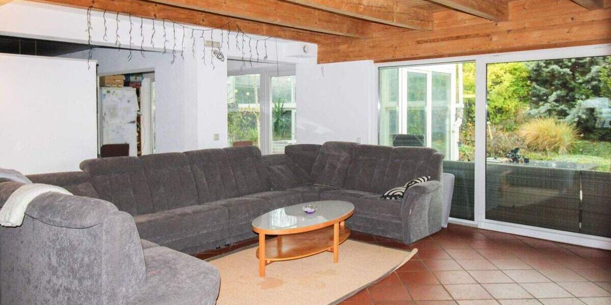 Großzügiges 8-Zi. Haus plus Bungalow, Wintergarten, Garage, 2 Carports in Braunschweig Weststadt 8 zimmer