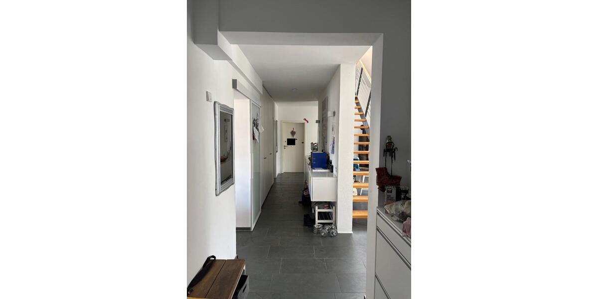 Einfamilienhaus Rühen - 5 Zimmer, 175 m&sup2;, 2.100&euro; | Angebot:25909198