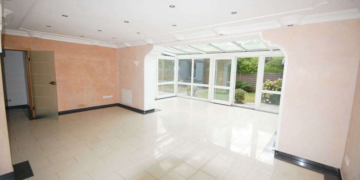 Einfamilienhaus Volkse Volkse - 6 Zimmer, 260 m&sup2;, 1.200&euro; | Angebot:26826487
