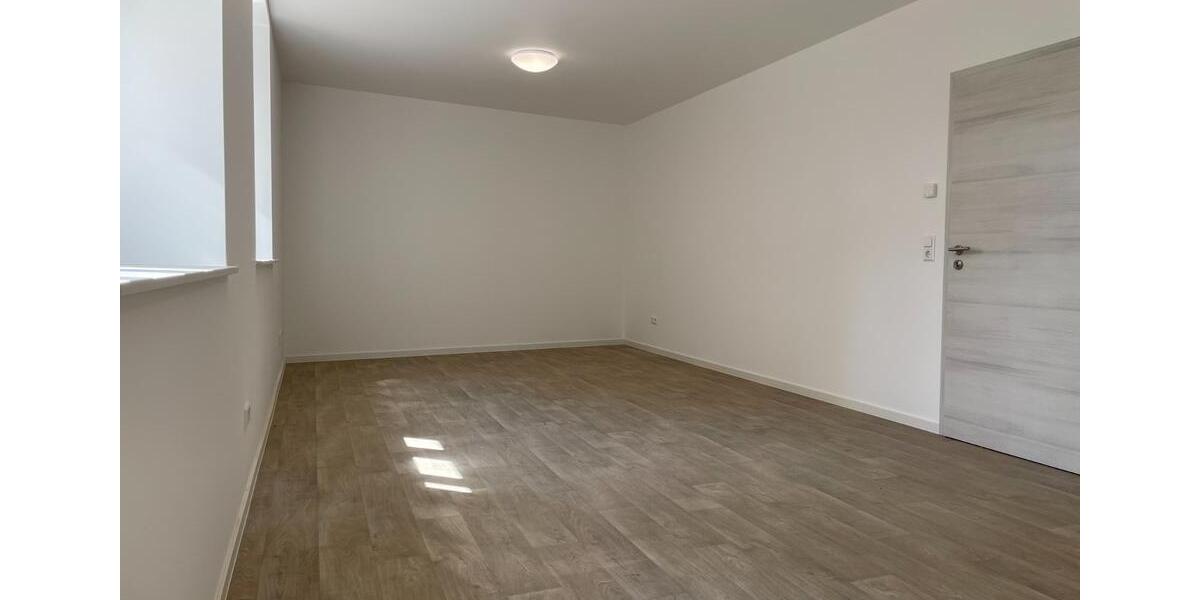 2 Zimmer 93 qm Wohnung, inkl. Küche, Bad, eigener Eingang 2 zimmer