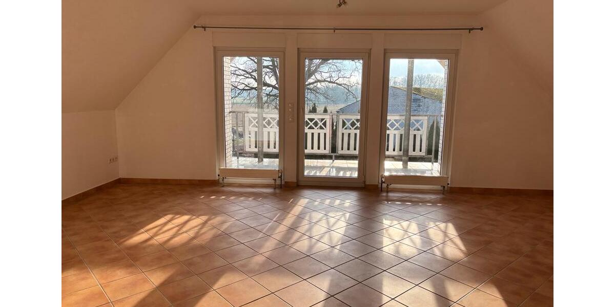 Etagenwohnung Wesendorf - 4 Zimmer, 90 m&sup2;, 880&euro; | Angebot:25980986