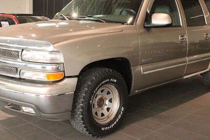 Chevrolet Suburban 256.000 km 6.490 &euro; Braunschweig 38126