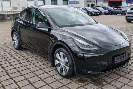 Tesla Model Y 80.566 km 33.970 &euro; Braunschweig 38112