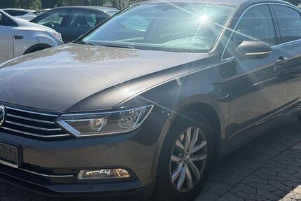 VW Passat 87.498 km 11.990 &euro; Braunschweig 38122