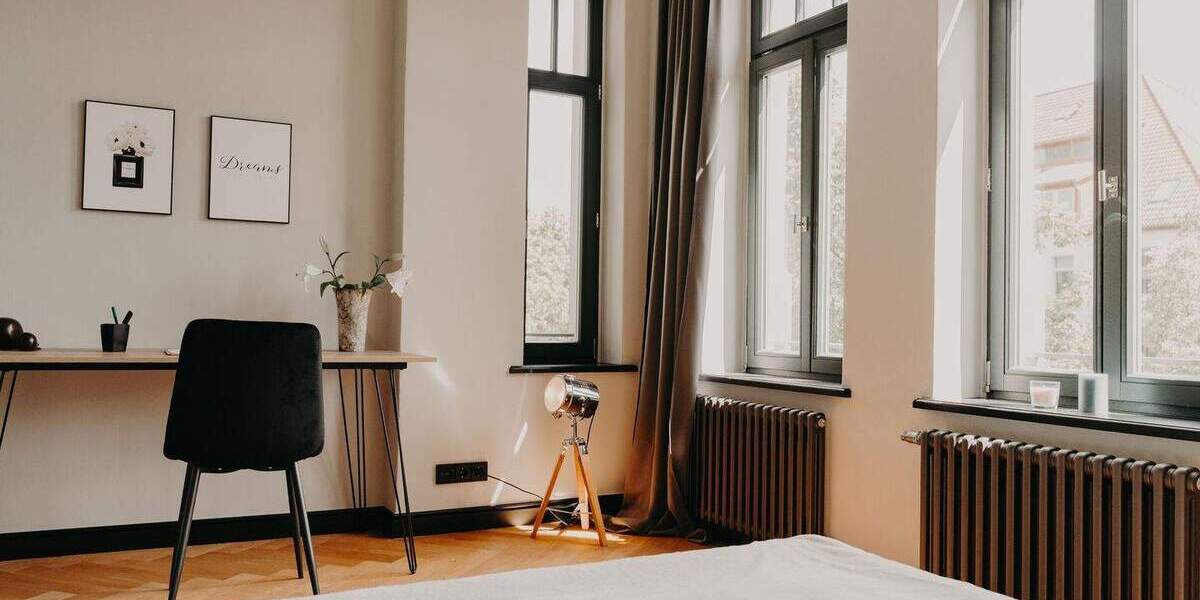 LUXURIÖS SANIERTE ALTBAUETAGE MIT BALKON IM INNEREN ÖSTLICHEN RING 5 zimmer