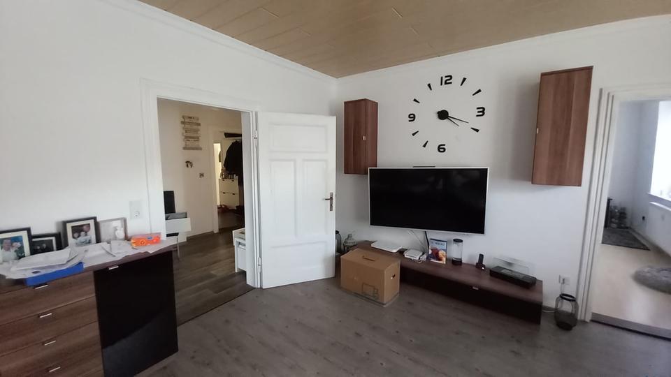 Etagenwohnung Rühen - 3 Zimmer, 80 m&sup2;, 600&euro; | Angebot:25418764