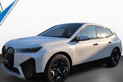 BMW iX 12.936 km 48.840 &euro; Braunschweig 38112