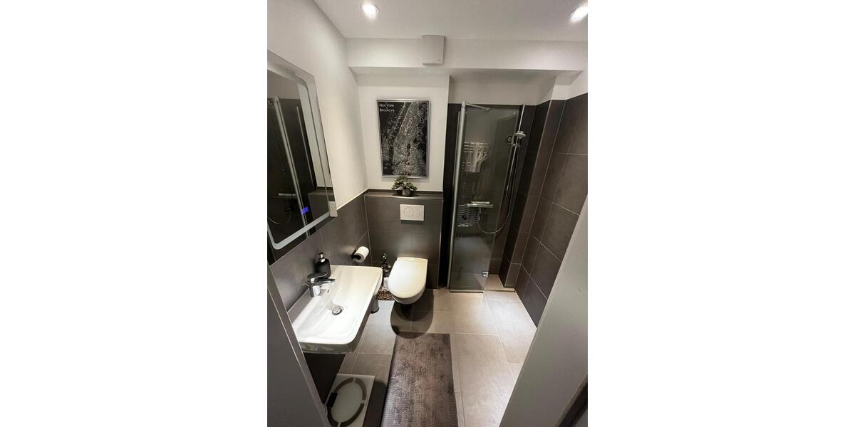 Charmante Wohnung mit Einbauküche, Balkon & Garage 2 zimmer