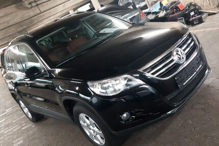 VW Tiguan 155.530 km 10.490 € Braunschweig 38100