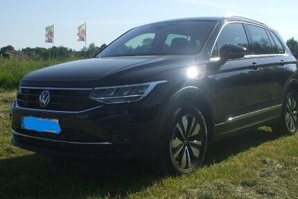 VW Tiguan 17.500 km 32.300 € Wolfsburg 38446