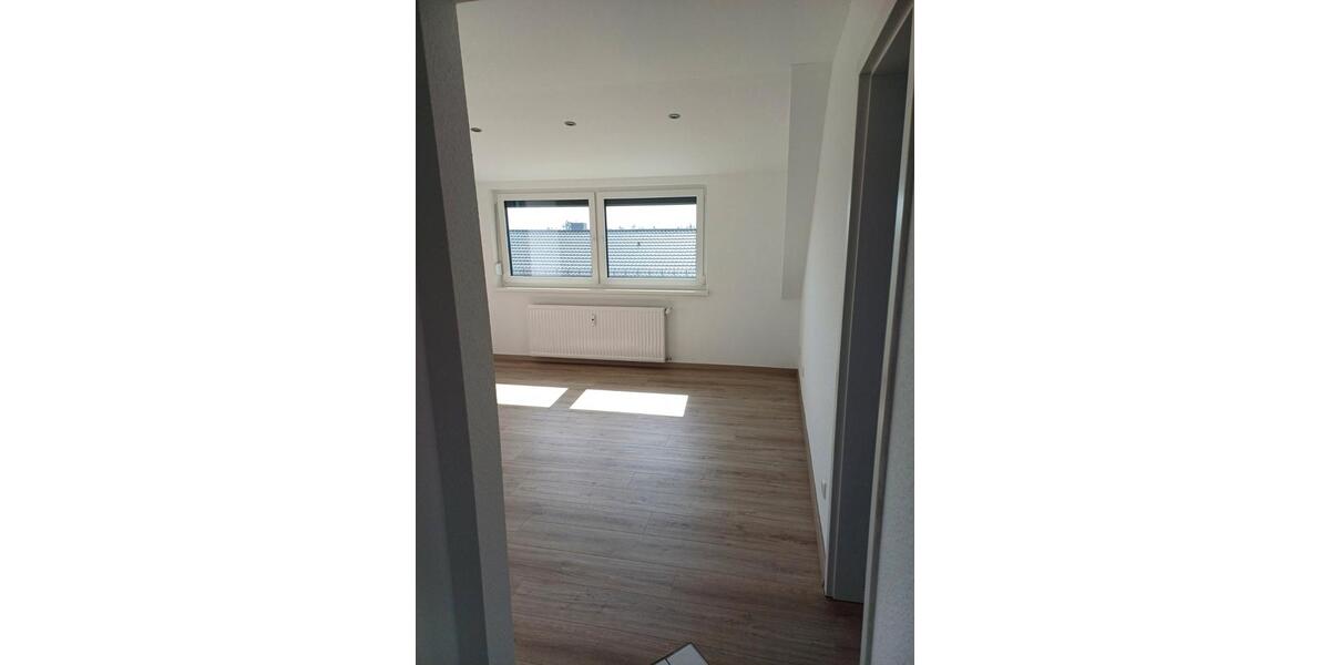 Dachgeschoßwohnung Rühen - 2 Zimmer, 56 m&sup2;, 460&euro; | Angebot:26498283