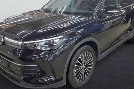 VW Tiguan 24.000 km 32.470 € Helmstedt 38350