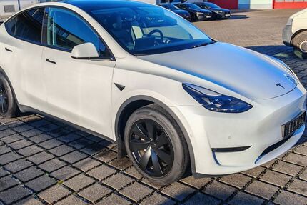 Tesla Model Y 87.902 km 29.970 &euro; Braunschweig 38112