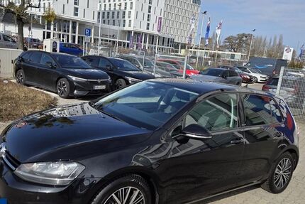 VW Golf 111.596 km 12.389 &euro; Wolfsburg 38446