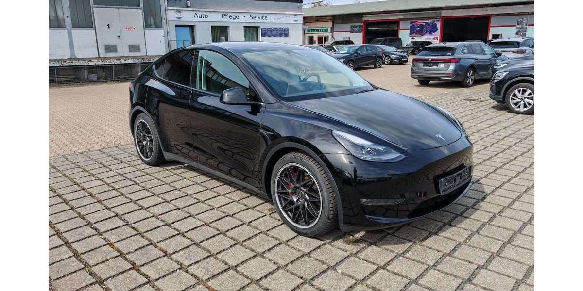 Tesla Model Y 40.110 km 36.970 &euro; Braunschweig 38112